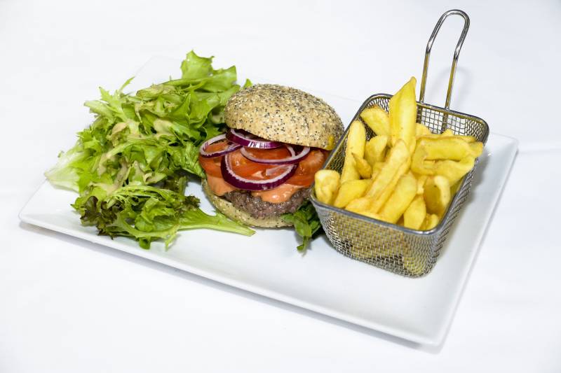 photographie culinaire sur fond blanc pour les sites web des entreprises avec un professionnel pas loin de lyon 7