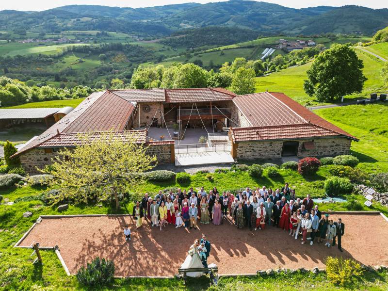 photo mariage drone Lyon, photographe groupe vue du ciel, photo artistique drone mariage, photographe aérien mariage Rhône-Alpes