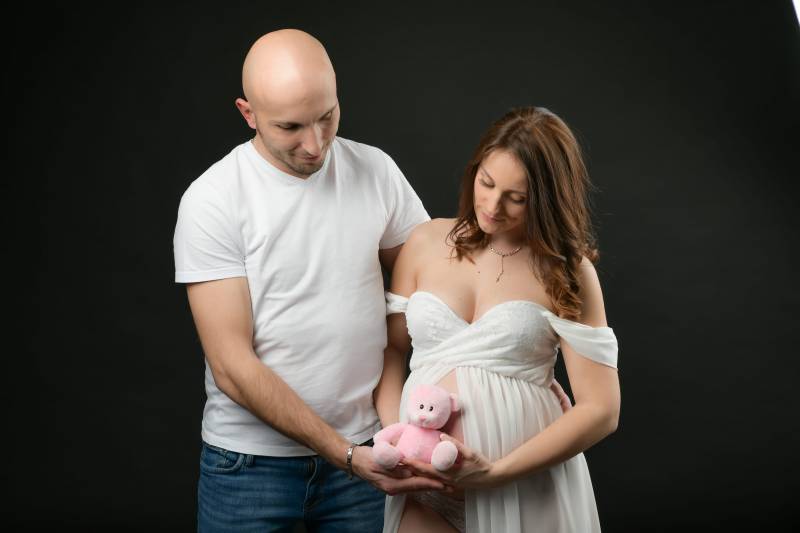 Shooting photo grossesse avec accessoires pas cher près d'Irigny
